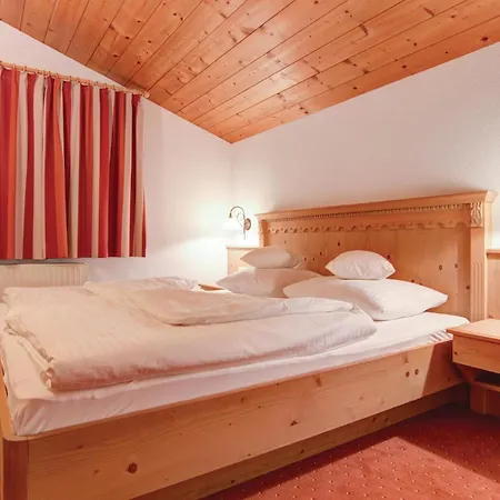 Moderne Sankt Jakob am Arlberg